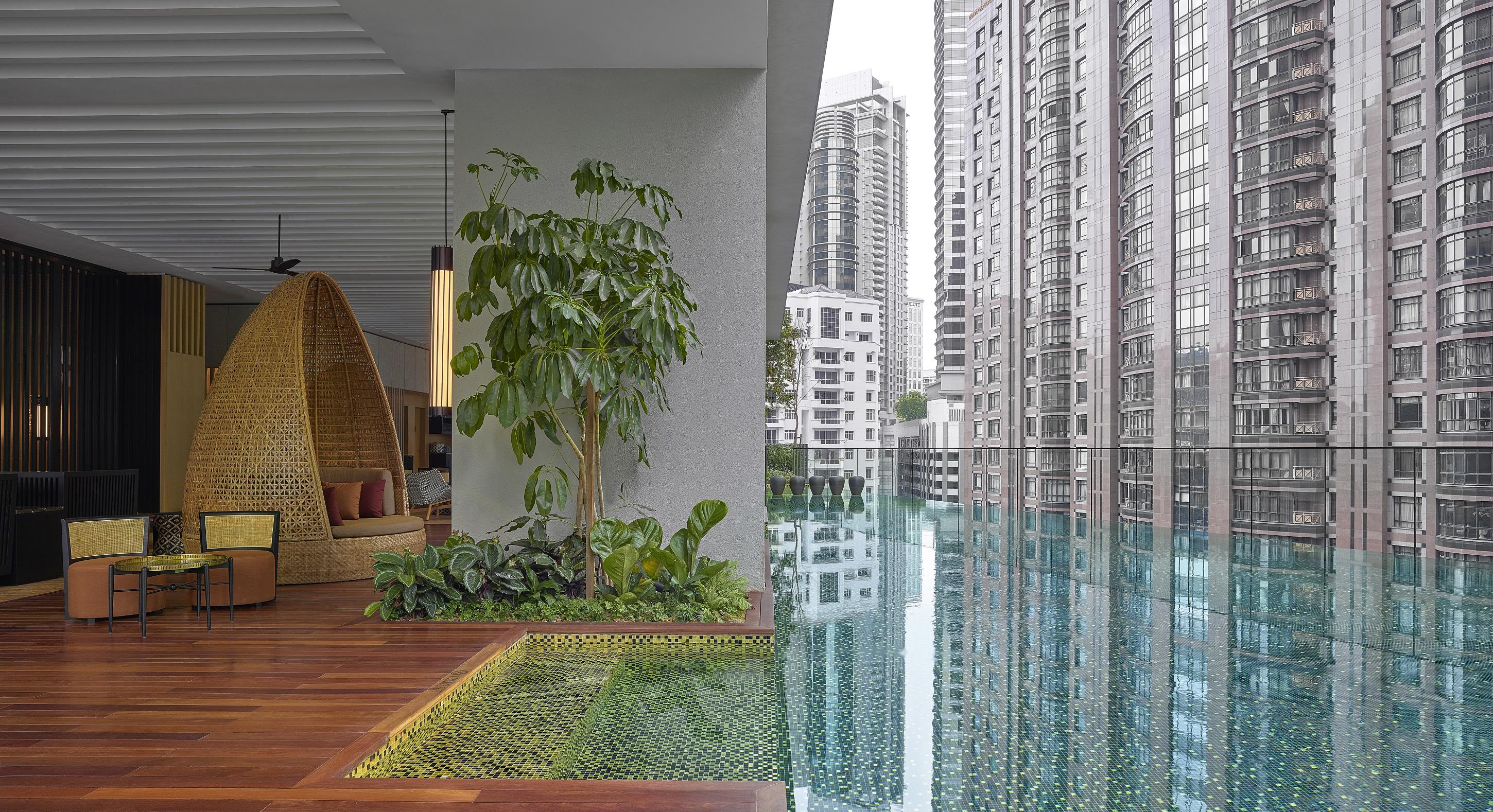 The Ruma Hotel And Residences Kuala Lumpur Kültér fotó The pool at the hotel
