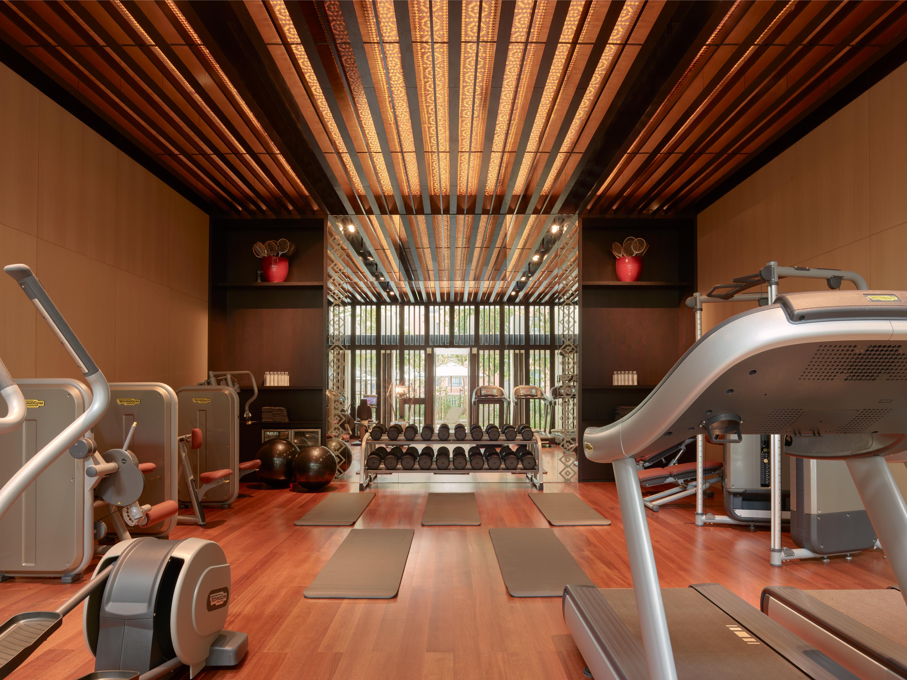 The Ruma Hotel And Residences Kuala Lumpur Kültér fotó The gym at the hotel