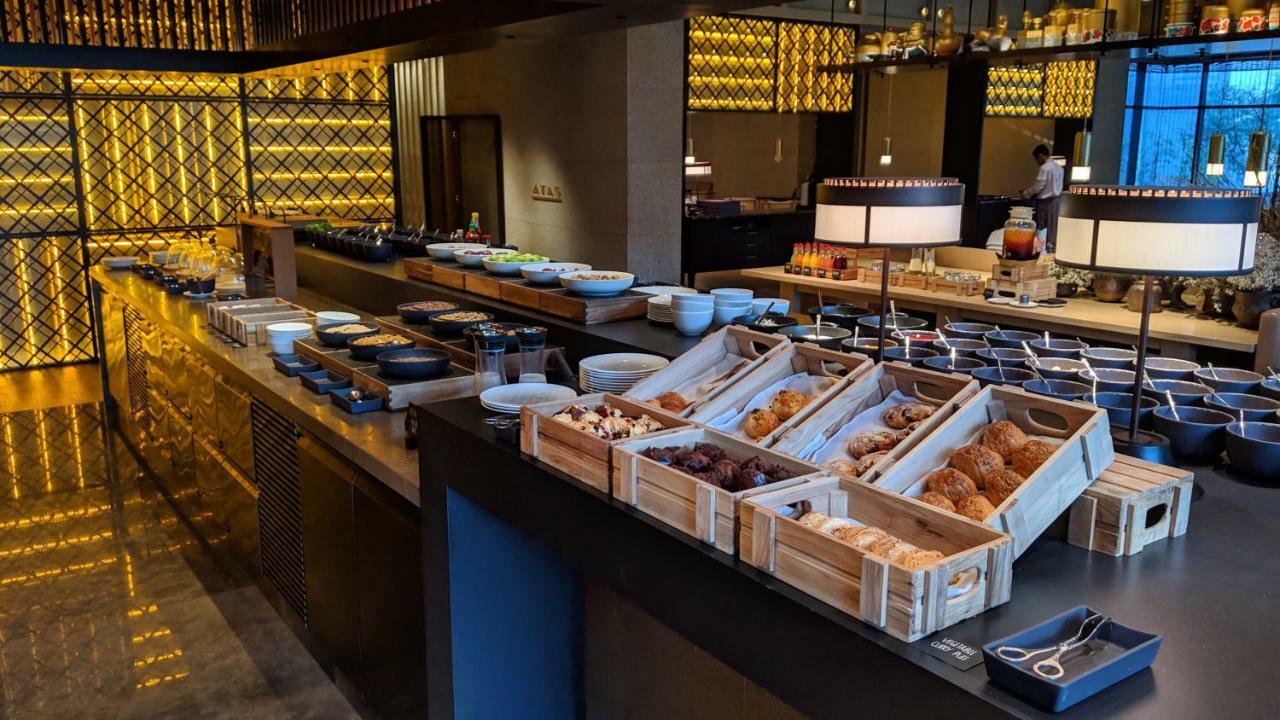 The Ruma Hotel And Residences Kuala Lumpur Kültér fotó A buffet at a hotel
